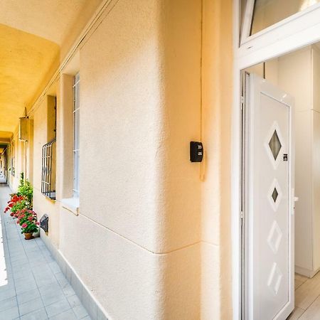 Fleur Creme Apartment Budapeste Exterior foto