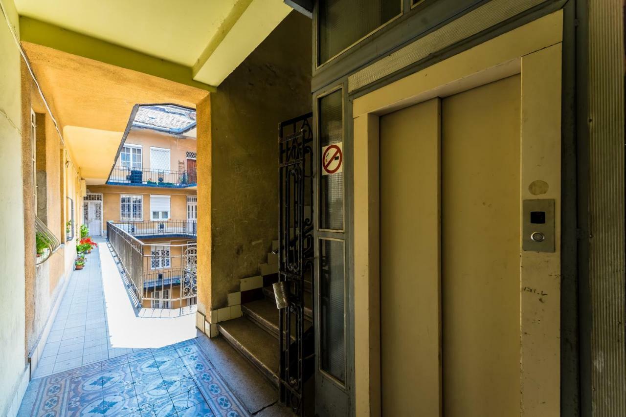 Fleur Creme Apartment Budapeste Exterior foto